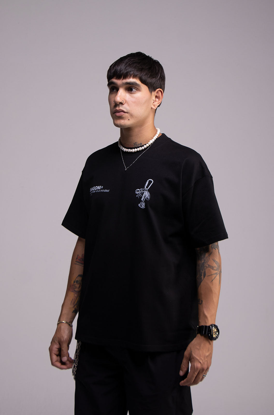 Playera KEYCHAIN Negra 305gsm