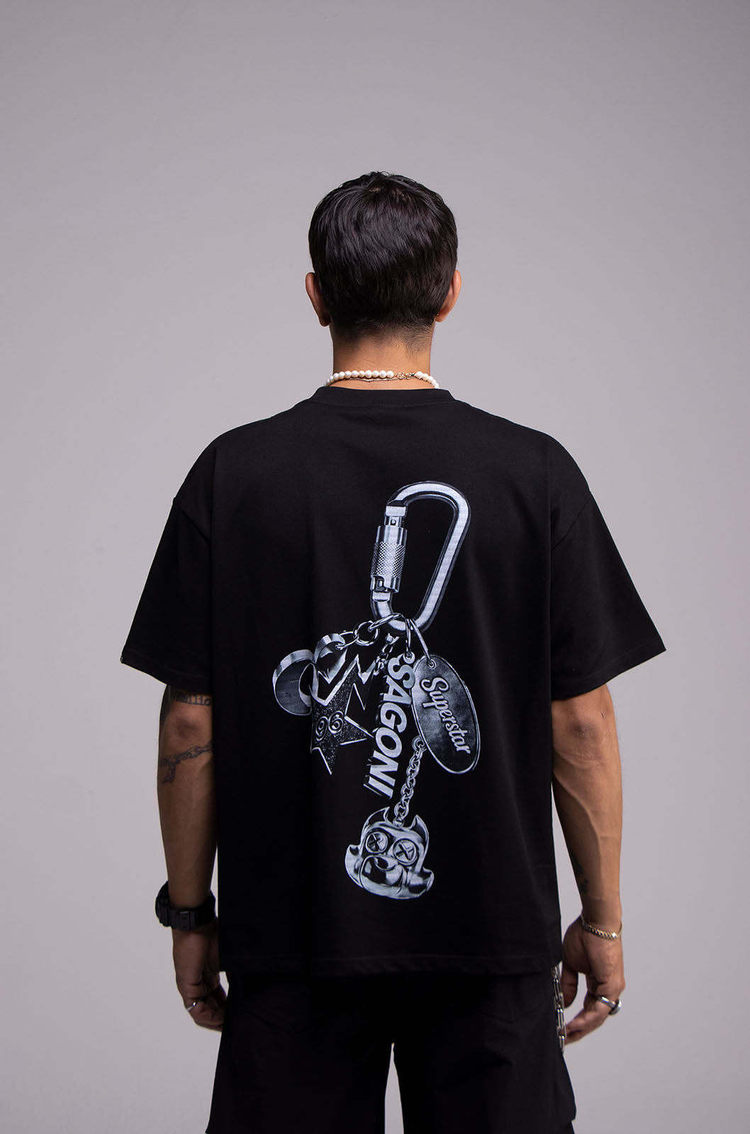 Playera KEYCHAIN Negra 305gsm