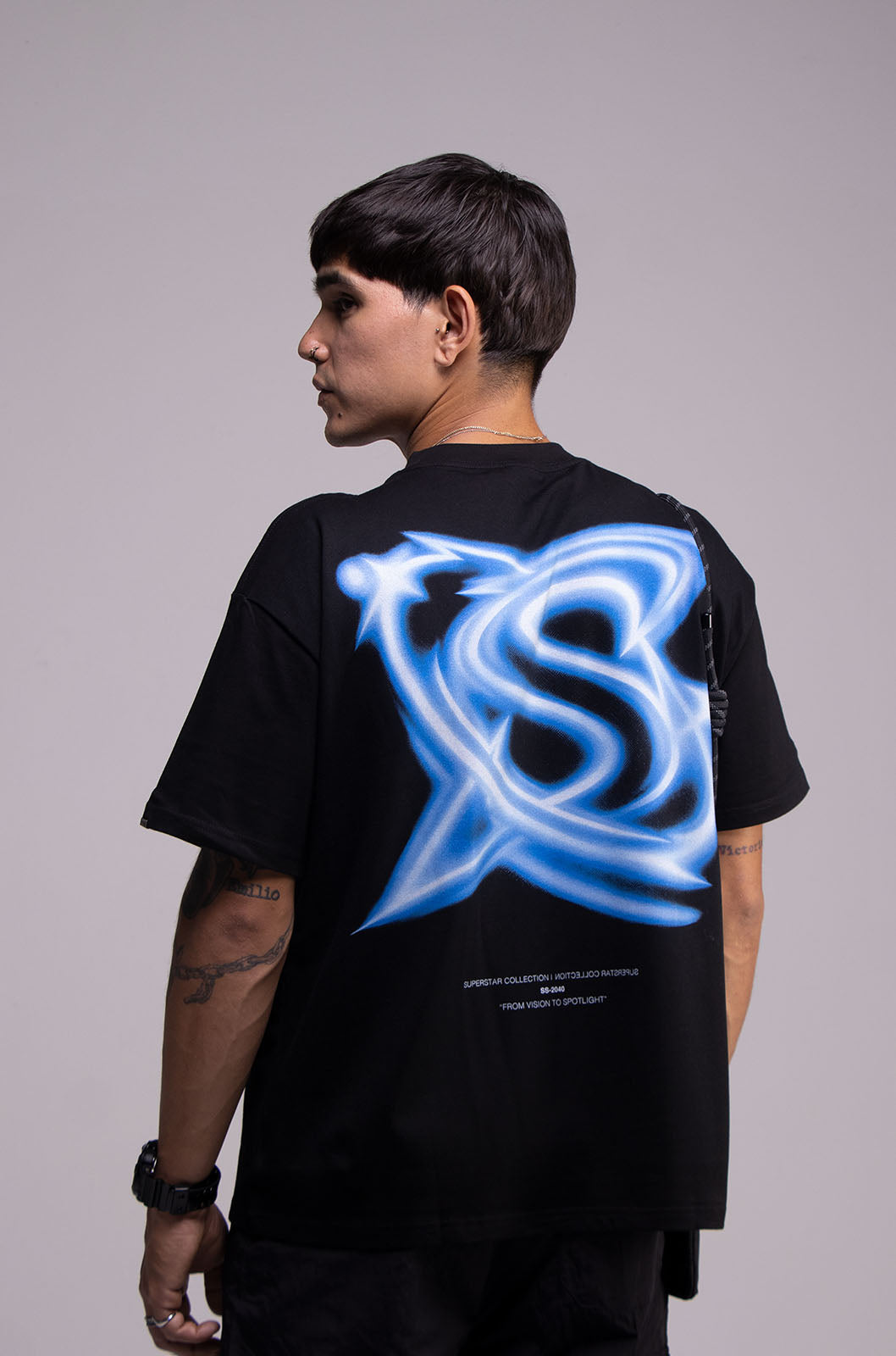 Playera SUPERSTAR Negra 305gsm
