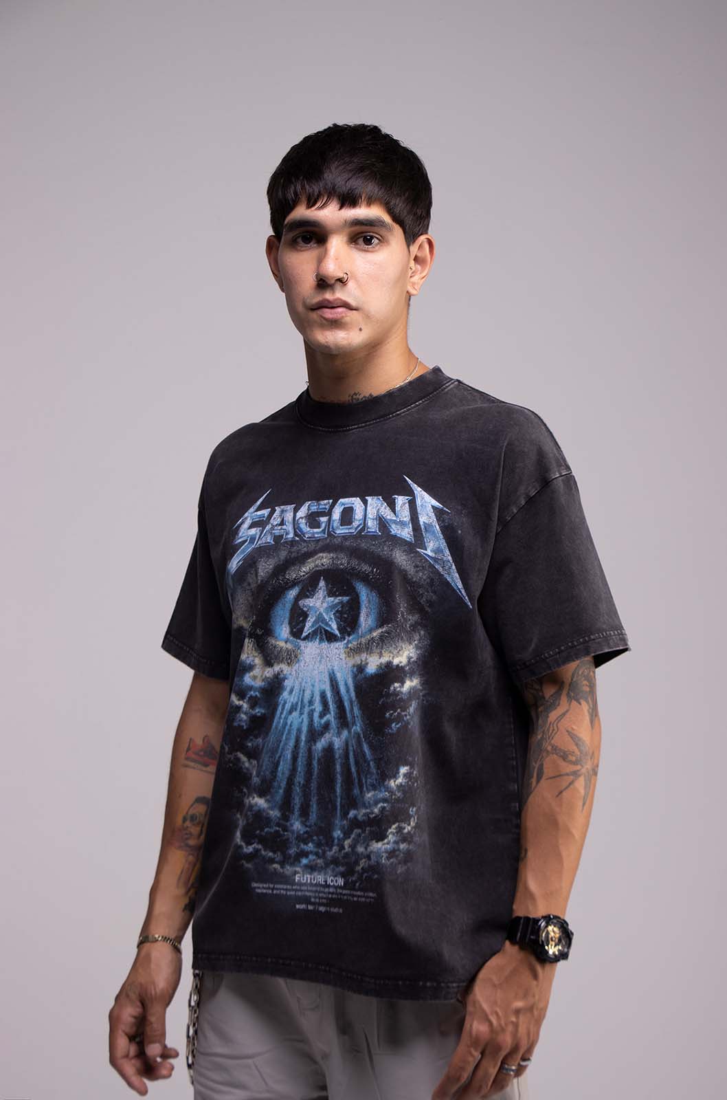 Playera WORLD TOUR Negra Deslavada 275gsm